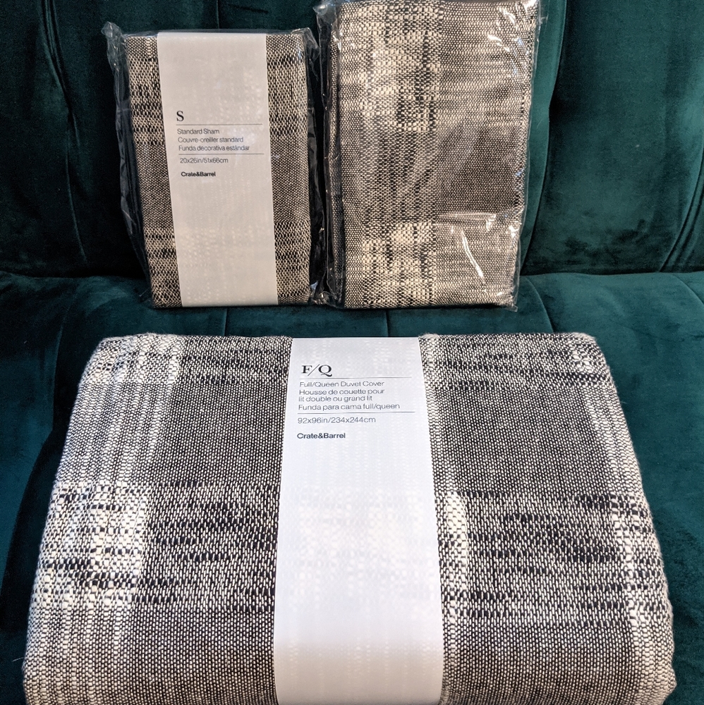 Crate&Barrel Black and White Woven Plaid Duvet Cover Set